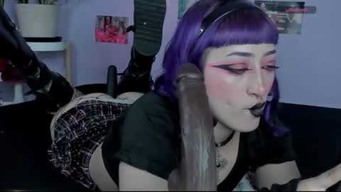 Snapshot of blueberry_____ chatting on June 30, 4:13 am Sophie online show from June 30, 4:13 am