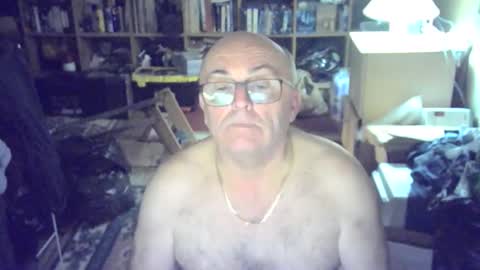 Snapshot of bluebox65 chatting on November 28, 5:37 pm bluebox65 online show from November 28, 5:37 pm