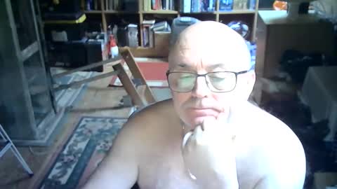 Snapshot of bluebox65 chatting on January 10, 2:08 pm bluebox65 online show from January 10, 2:08 pm