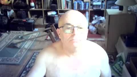 Snapshot of bluebox65 chatting on March 19, 5:39 pm bluebox65 online show from March 19, 5:39 pm