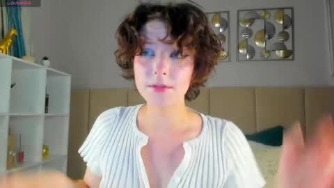 Snapshot of bluebreeze8 chatting on June 8, 3:18 am Charlotte dont forget to thumbs up me online show from June 8, 3:18 am