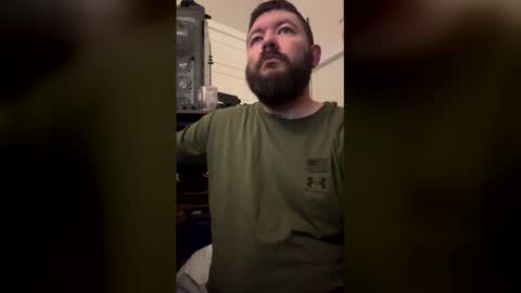 Snapshot of bluecollar117 chatting on February 17, 9:28 am bluecollar117 online show from February 17, 9:28 am