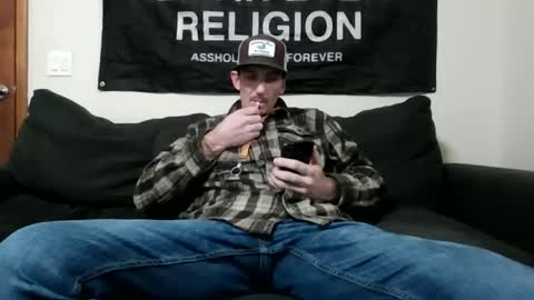 Snapshot of bluecollarfck chatting on February 12, 9:04 am Dominick Wyte online show from February 12, 9:04 am