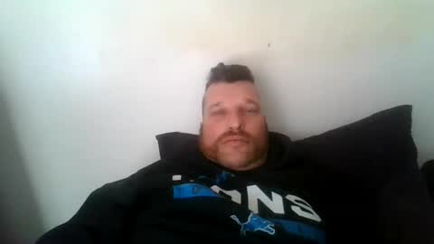 Snapshot of bluedemoneyes1986 chatting on February 19, 8:10 pm bluedemoneyes1986 online show from February 19, 8:10 pm