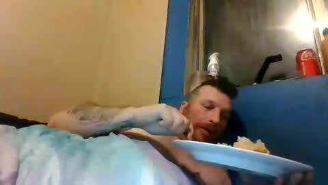 Snapshot of bluedemoneyes1986 chatting on February 25, 2:14 am bluedemoneyes1986 online show from February 25, 2:14 am