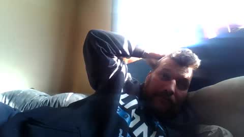 Snapshot of bluedemoneyes1986 chatting on February 25, 4:00 pm bluedemoneyes1986 online show from February 25, 4:00 pm