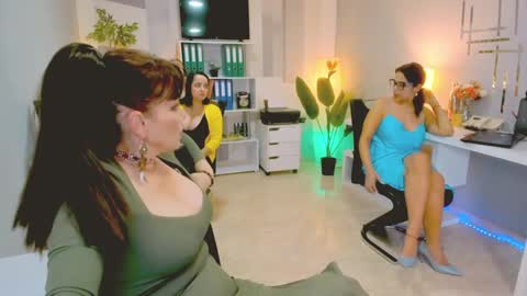 bluediamondsdreams online show from October 28, 3:36 pm