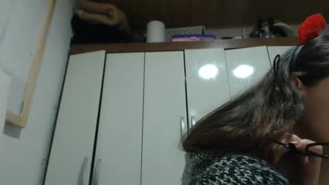 Snapshot of bluee_rose chatting on February 1, 12:40 am rose online show from February 1, 12:40 am