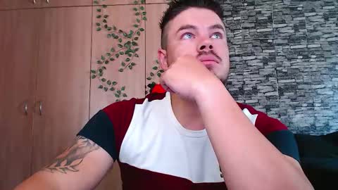 blueeyeboy0 online show from November 12, 7:09 am