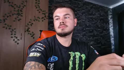 blueeyeboy0 online show from April 20, 12:08 pm