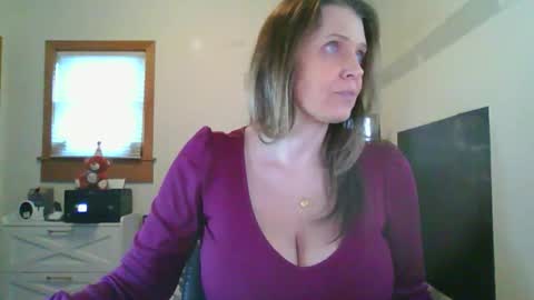BlueEyedDDVixen online show from January 19, 2:21 pm