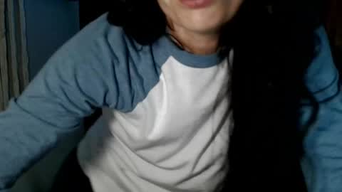 Snapshot of blueeyedlie chatting on April 10, 6:23 pm Blueeyedlie online show from April 10, 6:23 pm