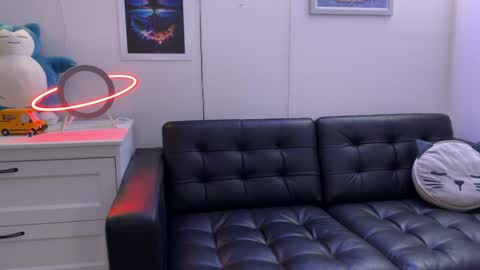 Snapshot of blueeyedtallguy chatting on December 2, 12:09 am blueeyedtallguy online show from December 2, 12:09 am