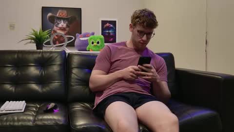 Snapshot of blueeyedtallguy chatting on October 3, 1:13 am blueeyedtallguy online show from October 3, 1:13 am