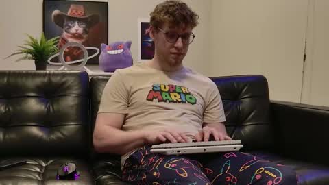 Snapshot of blueeyedtallguy chatting on October 30, 1:51 am blueeyedtallguy online show from October 30, 1:51 am