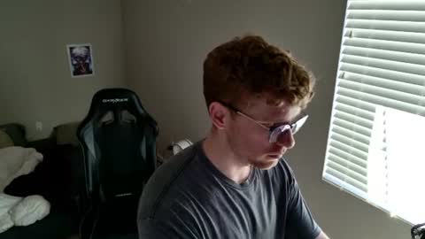 Snapshot of blueeyedtallguy chatting on July 5, 7:21 pm blueeyedtallguy online show from July 5, 7:21 pm