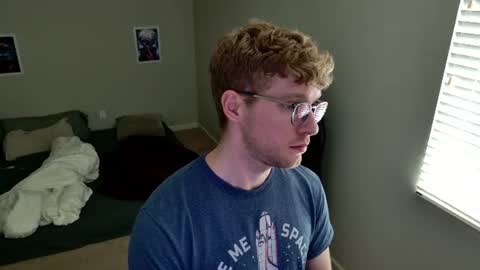 Snapshot of blueeyedtallguy chatting on July 8, 10:36 pm blueeyedtallguy online show from July 8, 10:36 pm