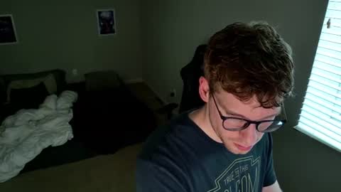 Snapshot of blueeyedtallguy chatting on July 10, 2:27 am blueeyedtallguy online show from July 10, 2:27 am