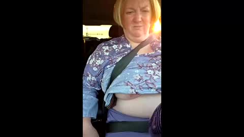 BlueEyezDiamond online show from February 17, 10:49 pm