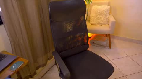 FLORAA online show from February 13, 1:51 pm