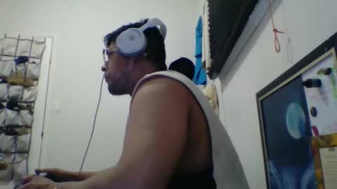 bluevegeta143 online show from February 26, 9:52 am