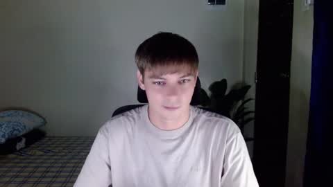 Snapshot of blueyedboyinasia chatting on August 2, 1:53 pm blueeyedboyisasia online show from August 2, 1:53 pm