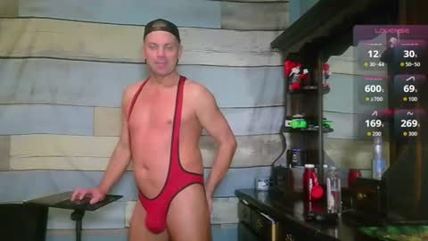 Snapshot of blueyes_hung1 chatting on July 3, 4:52 am Fun Boi online show from July 3, 4:52 am