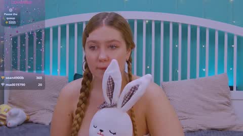 Snapshot of blush_ellie chatting on December 18, 4:17 pm Ellie3 online show from December 18, 4:17 pm