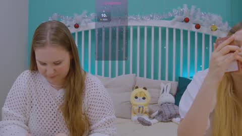 Snapshot of blush_ellie chatting on December 23, 12:30 pm Ellie3 online show from December 23, 12:30 pm