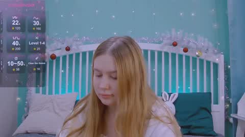 Snapshot of blush_ellie chatting on December 25, 10:50 am Ellie3 online show from December 25, 10:50 am