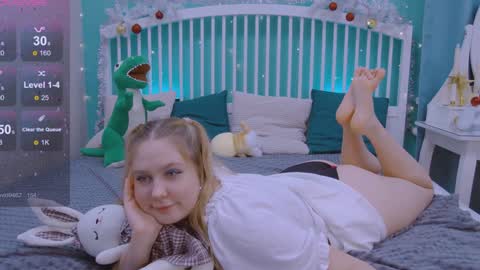 Snapshot of blush_ellie chatting on December 25, 4:54 pm Ellie3 online show from December 25, 4:54 pm