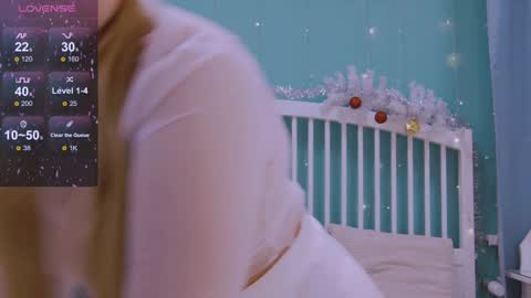 Snapshot of blush_ellie chatting on December 27, 4:10 pm Ellie3 online show from December 27, 4:10 pm