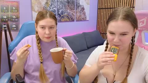 Snapshot of blush_ellie chatting on January 28, 3:25 pm Ellie3 online show from January 28, 3:25 pm