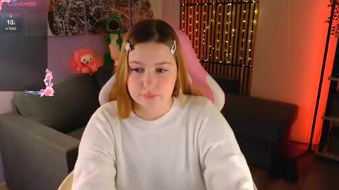 Snapshot of blush_ellie chatting on February 28, 12:20 pm Ellie3 online show from February 28, 12:20 pm