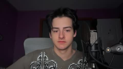 Snapshot of bluskyzz chatting on December 18, 11:49 am BluSky online show from December 18, 11:49 am