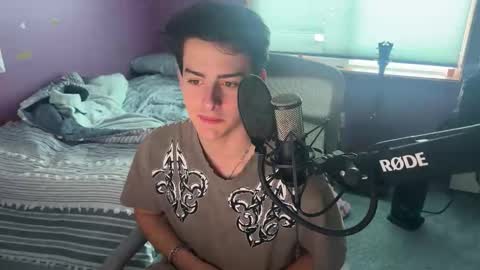 Snapshot of bluskyzz chatting on December 21, 3:08 pm BluSky online show from December 21, 3:08 pm