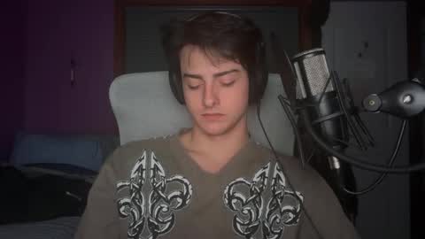 Snapshot of bluskyzz chatting on December 22, 4:53 am BluSky online show from December 22, 4:53 am