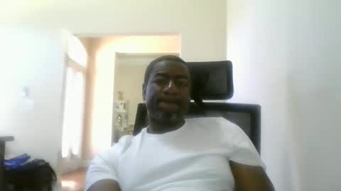 bluuthunder1914 online show from February 16, 5:42 pm