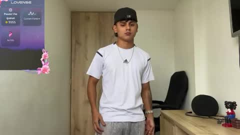 Bob  INDEPENDENT MODEL online show from April 8, 5:13 pm