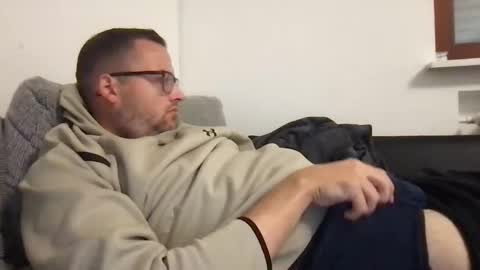 Snapshot of bobbele94 chatting on September 23, 6:22 pm bobbele94 online show from September 23, 6:22 pm