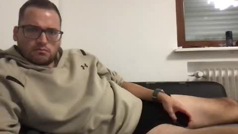 Snapshot of bobbele94 chatting on October 28, 7:49 pm bobbele94 online show from October 28, 7:49 pm