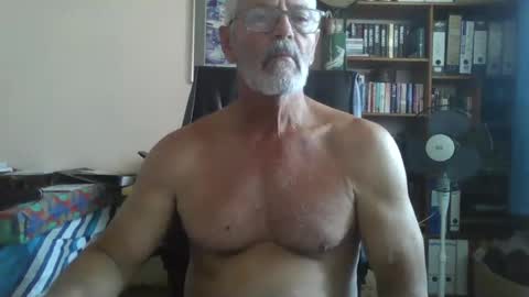 Snapshot of bobbgud chatting on September 21, 8:49 am Bobbgud online show from September 21, 8:49 am