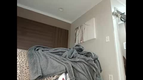 Snapshot of bobbiebone chatting on October 29, 2:41 pm bobbiebone and company online show from October 29, 2:41 pm