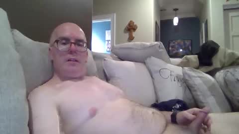 Snapshot of bobblehead31382 chatting on January 8, 11:18 pm bobblehead31382 online show from January 8, 11:18 pm