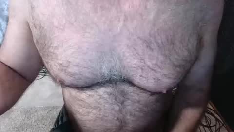 Snapshot of bobbyhill27b chatting on April 22, 1:19 am BobbyHill27b online show from April 22, 1:19 am