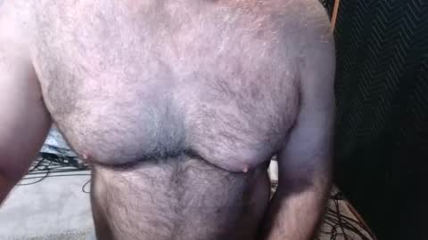 Snapshot of bobbyhill27b chatting on May 1, 2:32 pm BobbyHill27b online show from May 1, 2:32 pm