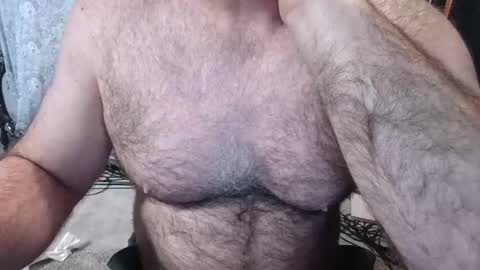 Snapshot of bobbyhill27b chatting on May 8, 1:22 am BobbyHill27b online show from May 8, 1:22 am