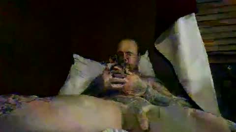 Snapshot of bodyart85_19 chatting on February 6, 10:29 am Bodyart85 19 online show from February 6, 10:29 am