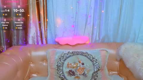 Mia online show from November 13, 11:47 pm