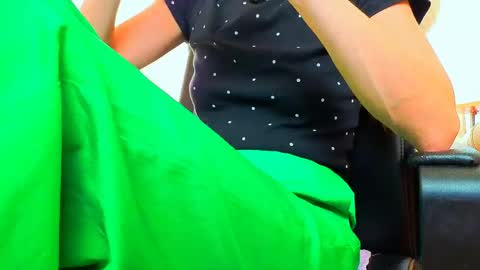 Mia online show from April 14, 2:39 am